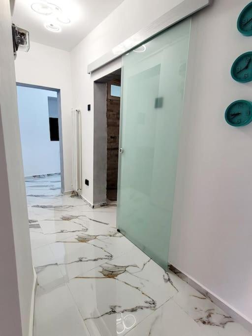 Modern Studio At Unirii Bukarest Kültér fotó