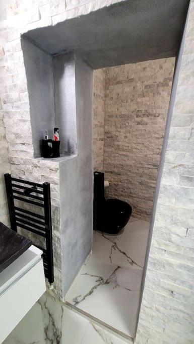 Modern Studio At Unirii Bukarest Kültér fotó