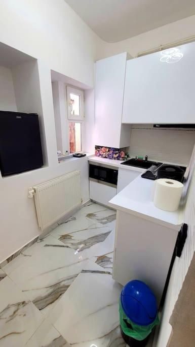 Modern Studio At Unirii Bukarest Kültér fotó